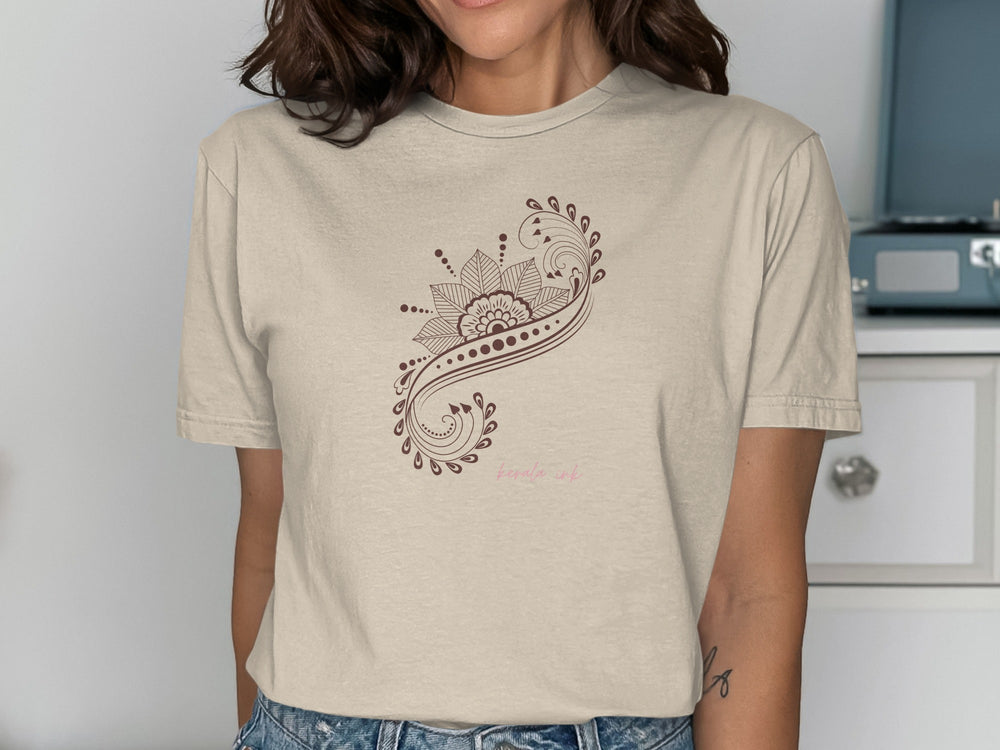 Stylish Floral Design Tee for Casual Look