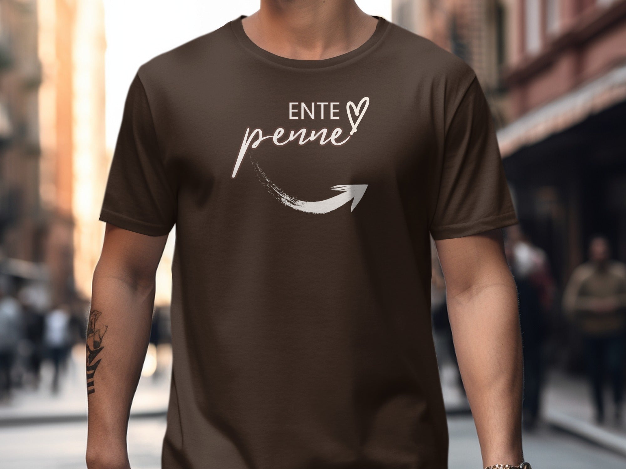Ente Penne Graphic Tee with Arrow Design