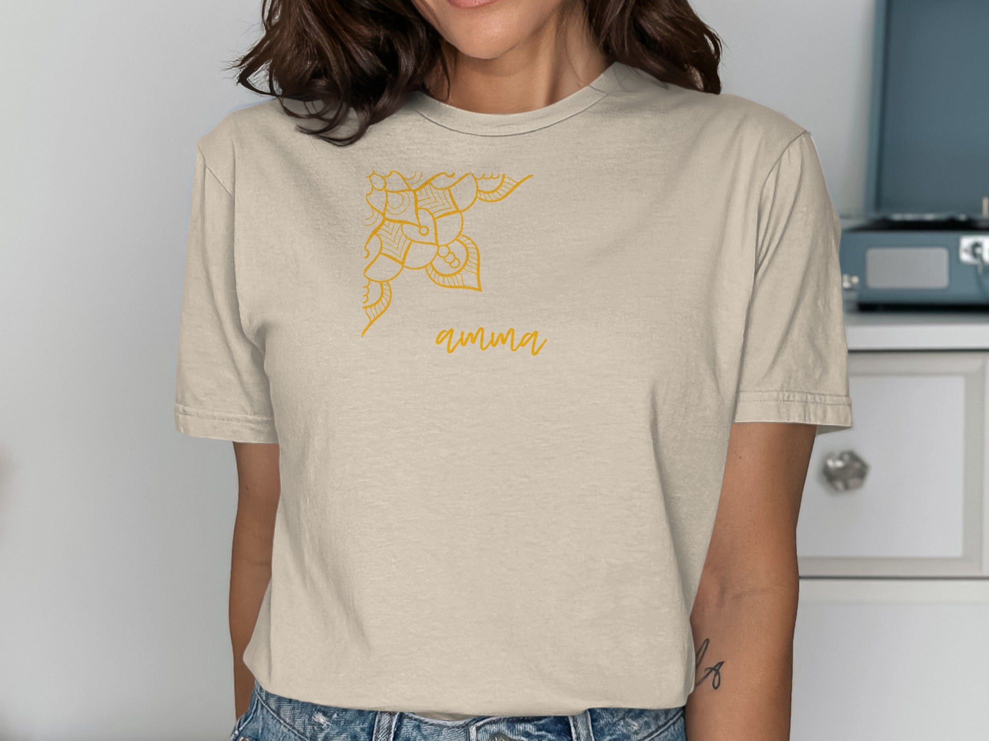 Elegant Design Anima Graphic Tee for Stylish Outfits