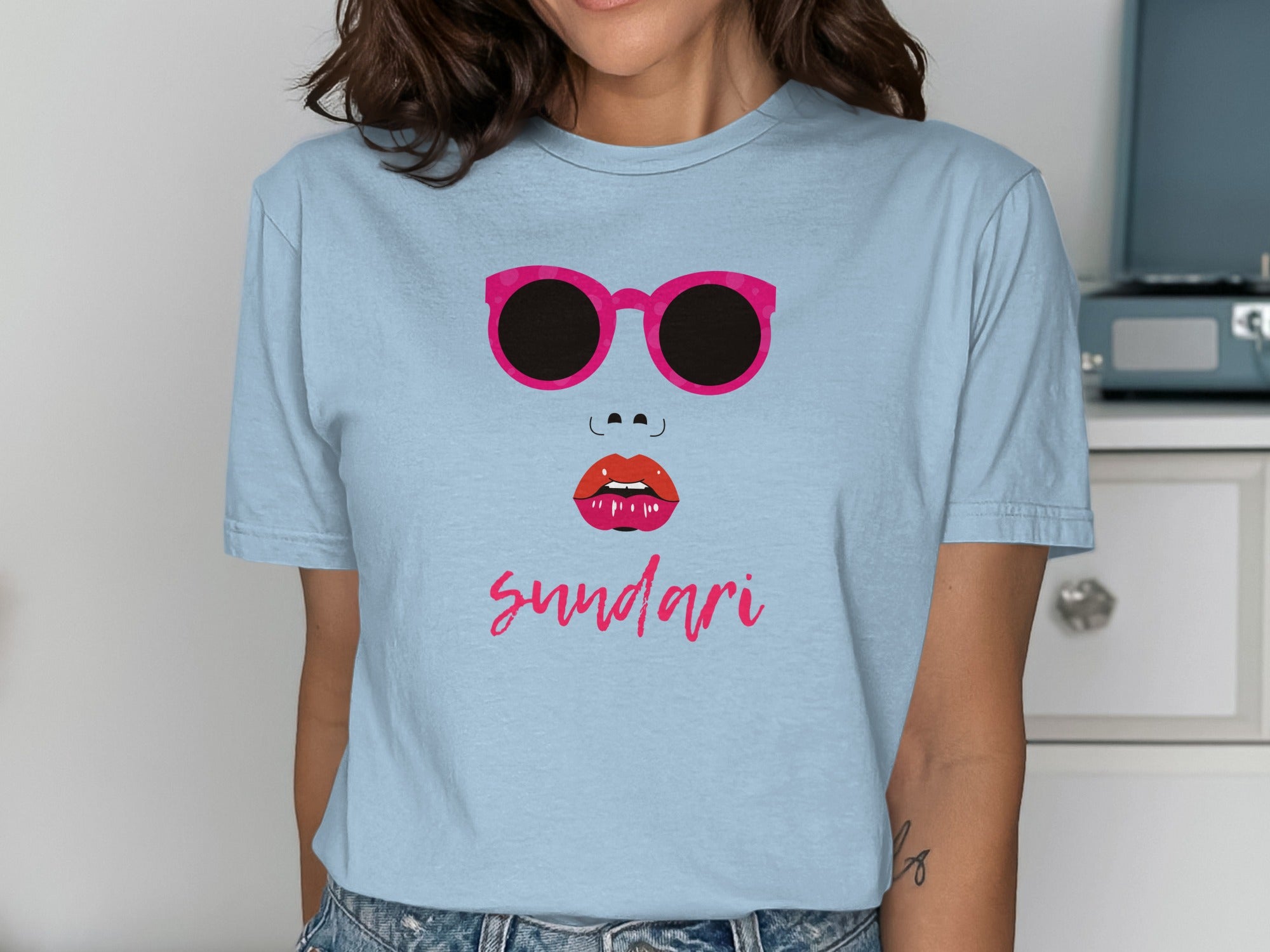 Stylish Sundari Sunglasses Graphic Tee for Cool Fashion