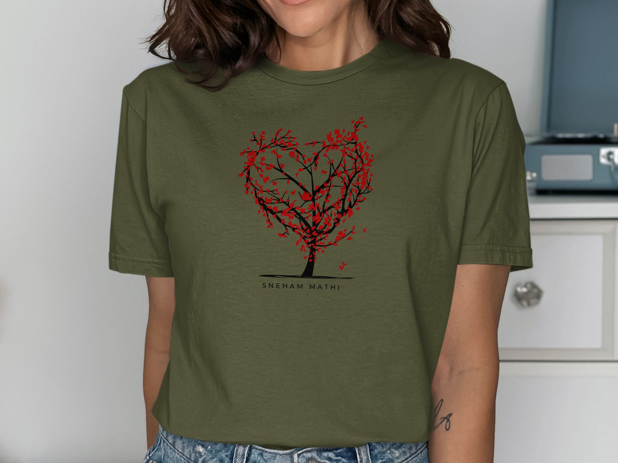 Heart Shaped Red Tree Design Women's T-Shirt
