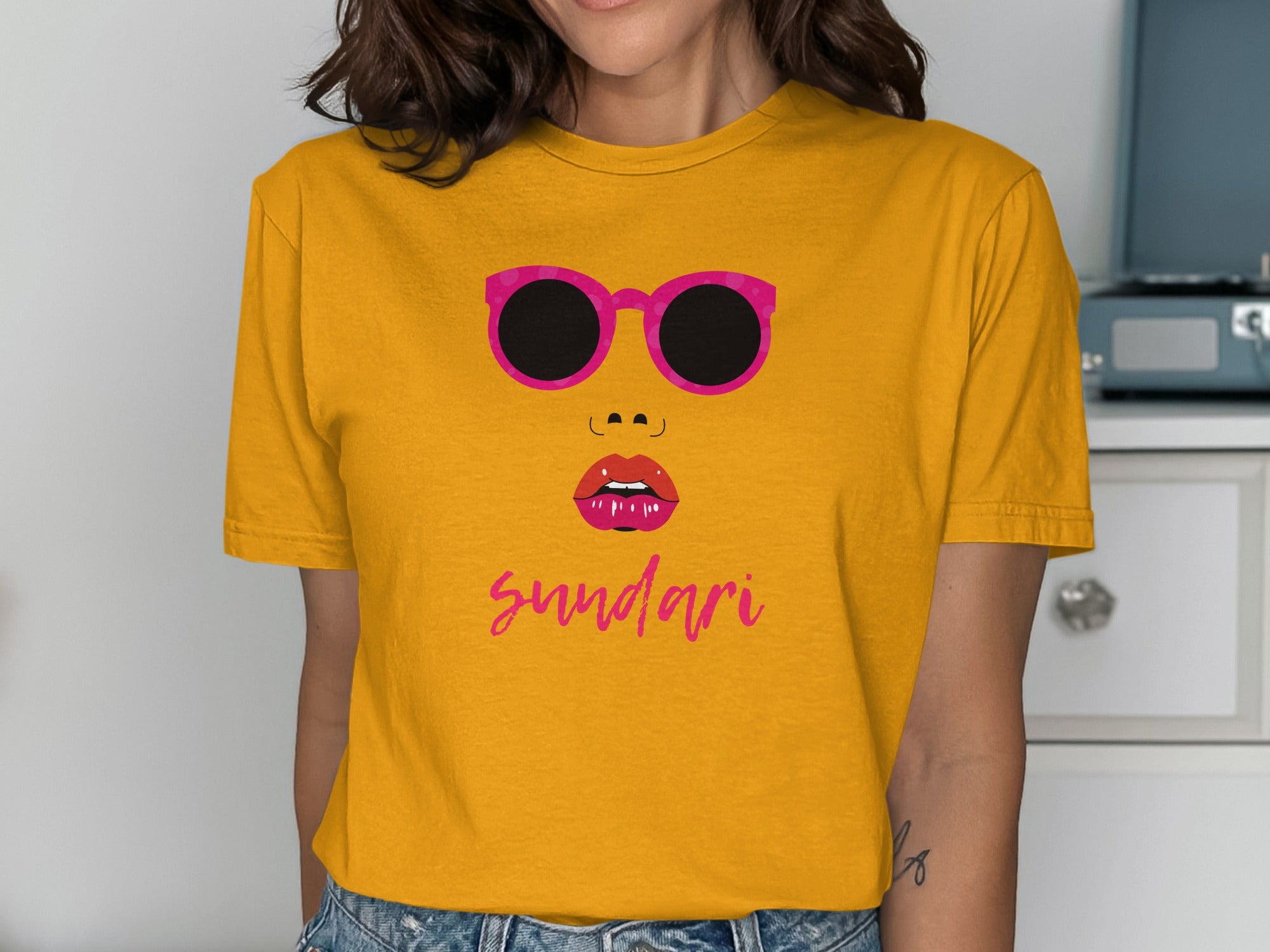 Stylish Graphic Tee with Bold Sunglass and Lip Design
