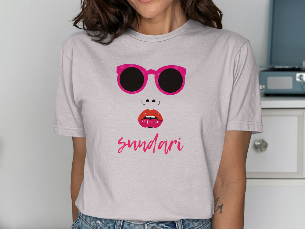 Stylish Graphic Tee with Sunglasses and Lips Design