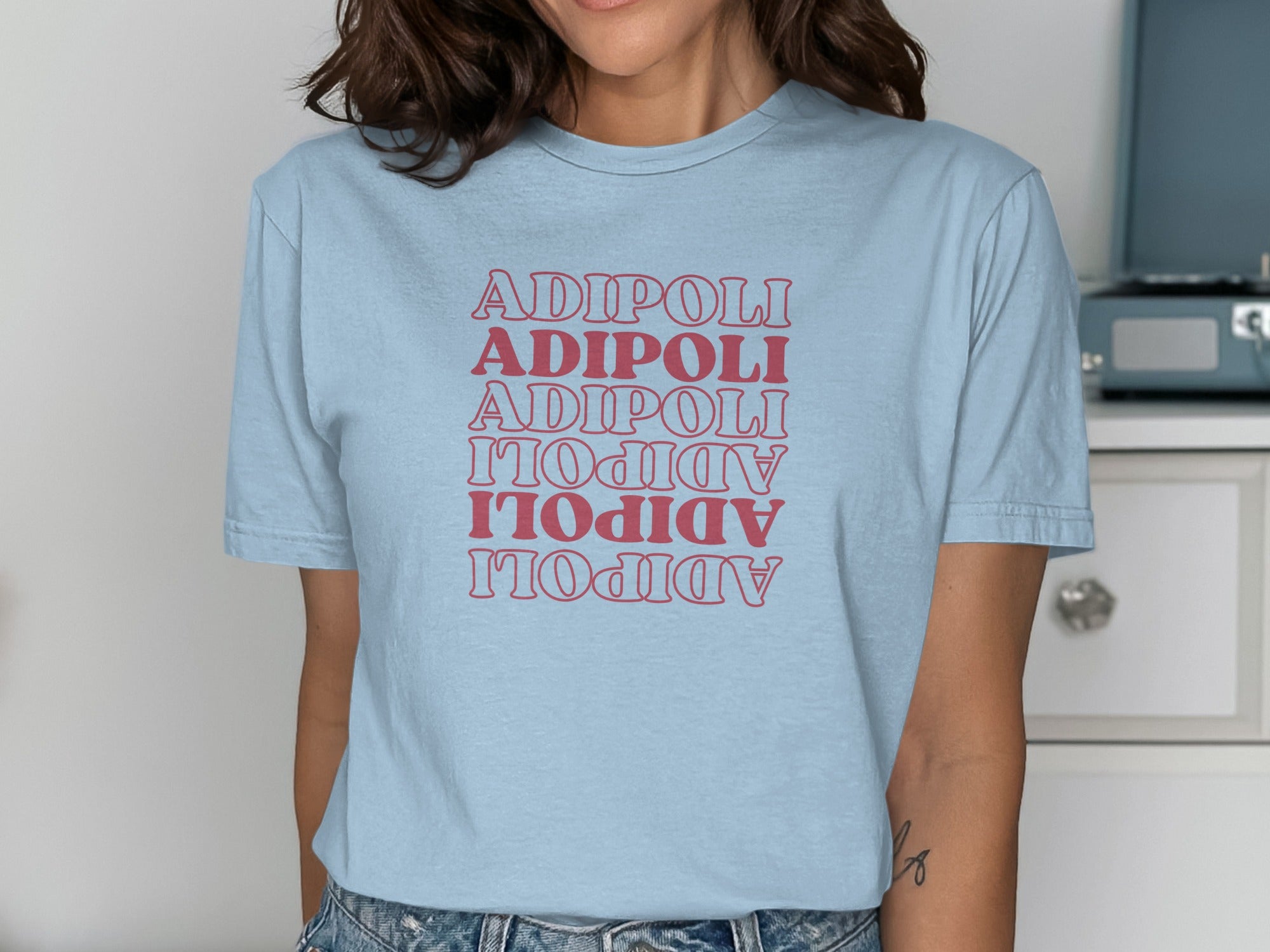 Fashionable Graphic Print T-shirt featuring Bold Letters